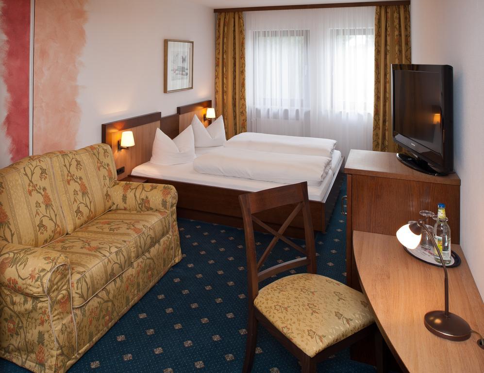 Sindersdorfer Hof 3*